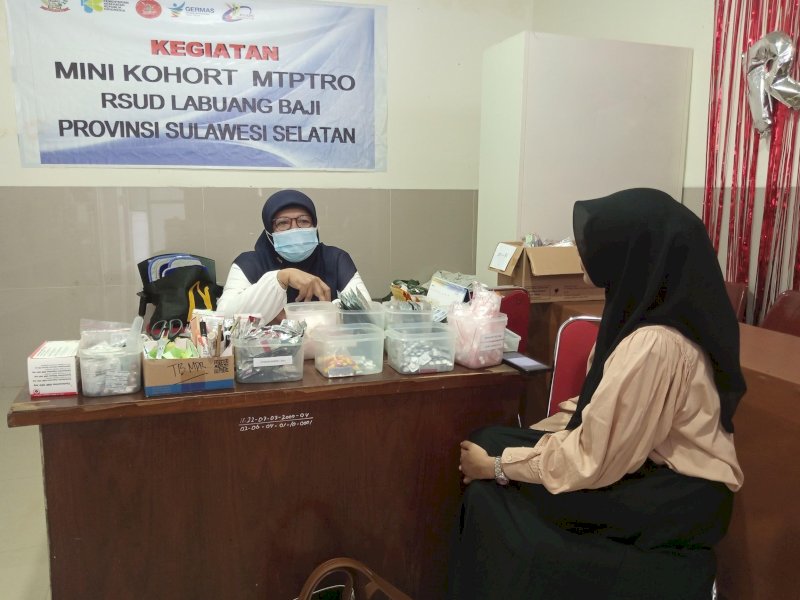Nashriyah Mustakim, S.Kep,Ners, Tenaga Keperawatan RSUD Labuang Baji Makassar, saat diwawncarai  tim TB Rangers @Jejakfakta/dok. Ist.