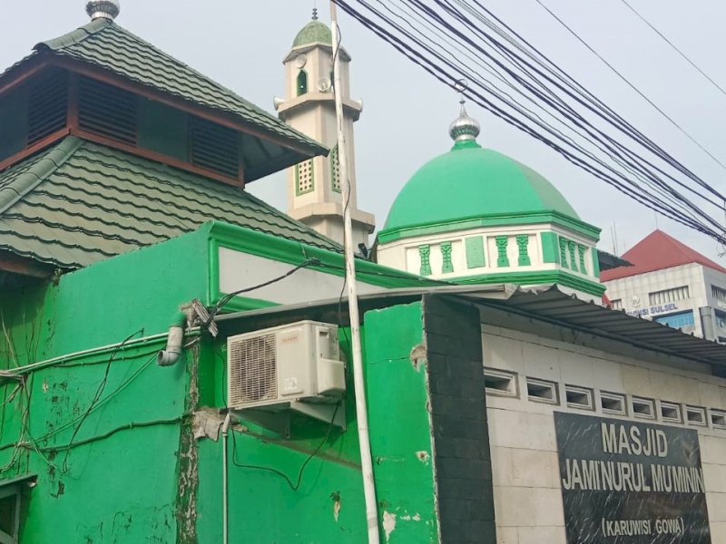 Masjid Nurul Jami' Mu'minin Karuwisi Gowa, tepatnya di Jalan Urip Sumoharjo, Kota Makassar, Sulsel, salah satu cagar budaya. @Jejakfakta/Samsir