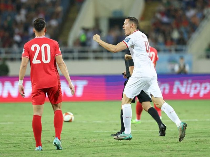 Aksi Jay Idzes di laga Timnas Indonesia vs Vietnam pada laga keempat Grup F Putaran Kedua Kualifikasi Piala Dunia 2026 Zona Asia di Stadion My Dinh, Hanoi, pada Selasa (26/3/2024). @Jejakfakta/dok. PSSI