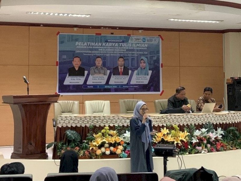 Jurusan Ilmu Komunikasi Univeritas Islam Negeri (UIN) Alauddin Makassar mengadakan Pelatihan Karya Tulis Ilmiah berbasis Mendeley di Kampus 2 UINAM Samata Gowa, Kamis (28/3/2024). @Jejakfakta/Nur Ishaq Fathul Fajar