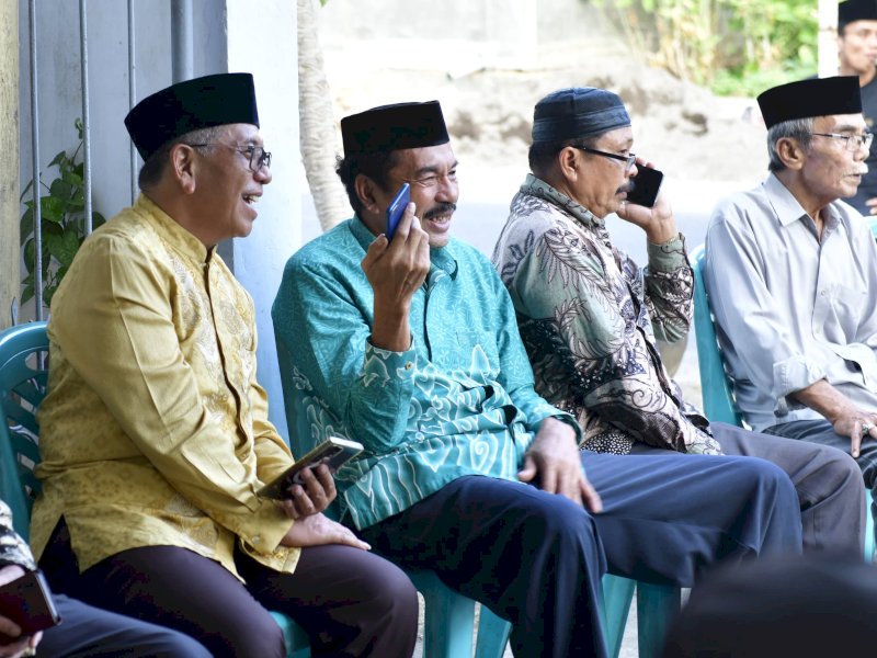 Sejumlah tokoh masyarakat Bulukumba bersama IAS dalam kegiatan Safari Ramadan di Bulukumba, Selasa (26/3/2024). @Jejakfakta/Reza Arifuddin