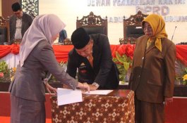 Bupati Andi Utta Serahkan LKPJ Tahun 2023