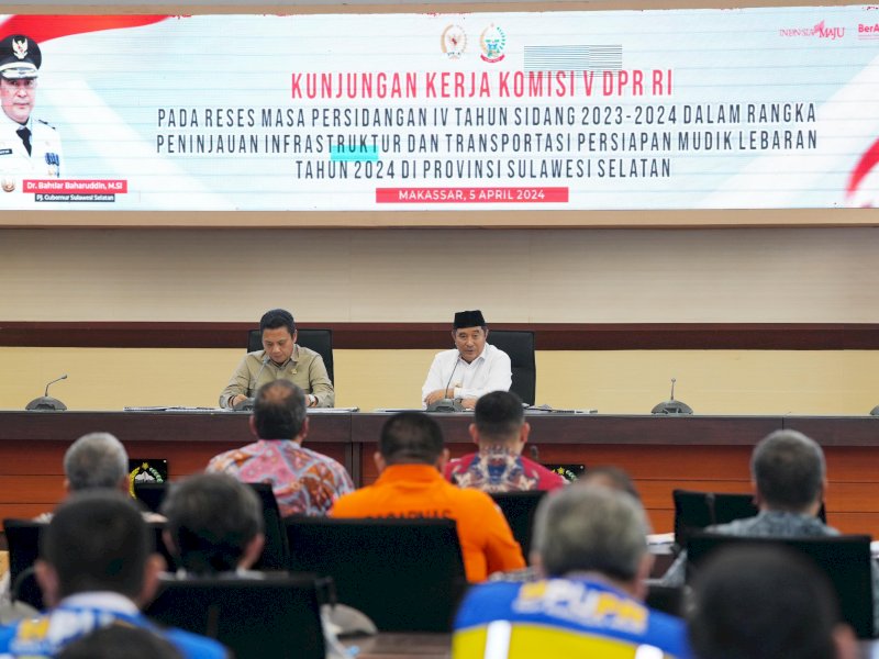 Kunjungan Kerja Komisi V DPR RI dalam rangka peninjauan infrastruktur dan transportasi persiapan mudik lebaran tahun 2024 dilaksanakan di Provinsi Sulawesi Selatan (Sulsel), Jumat (5/4/2024). @Jejakfakta/dok. Humas Pemprov Sulsel
