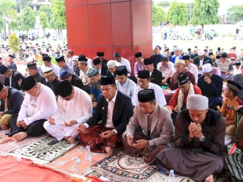 Bupati dan Wakil Bupati Bulukumba, Andi Muchtar Ali Yusuf dan Andi Edy Manaf akan melaksanakan Shalat Idul Fitri 1445 Hijriah di Lapangan Pemuda Bulukumba, Rabu (10/4/2024). @Jejakfakta/Ilusrasi. Dok Pemkab Bulukumba