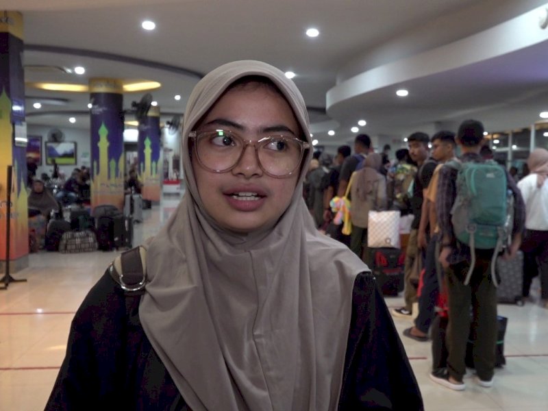 Febi memilih mudik menggunakan kapal laut ke Pelabuhan Baubau, Sulawesi Tenggara. Kapal laut jadi pilihan favorit mahasiswa saat harga tiket pesawat mahal. @Jejakfakta/Samsir