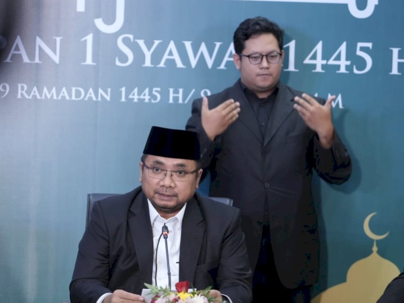 Menteri Agama Yaqut Cholil Qoumas dalam konferensi pers yang digelar usai Sidang Isbat 1 Syawal 1445 H, Selasa (9/4/2024). @Jejakfakta/dok Kemenag