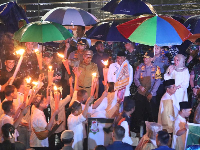  153 Kelurahan se-Kota Makassar mengikuti Festival Takbir dan Pawai Obor, Selasa malam (9/04/2024). @Jejakfakta/dok. Humas Pemkot Makassar