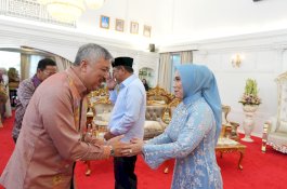 Open House Hari Kedua Lebaran, Pj Gubernur dan Ketua PKK Sulsel Terima Kunjungan Silaturahmi Kepala Daerah