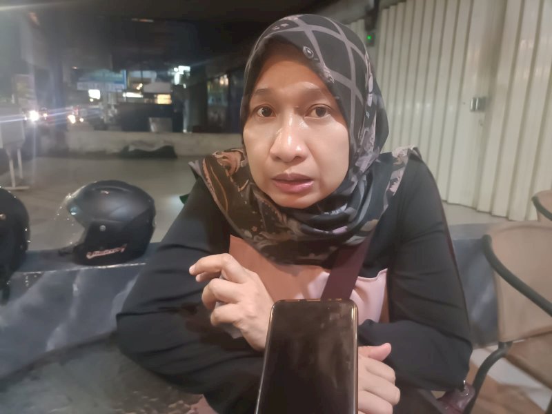 Kepala DP3A Kota Makassar, Achi Soleman saat memberikan keterangan kepada wartawan, Kamis (17/4/2024). @Jejakfakta/Samsir