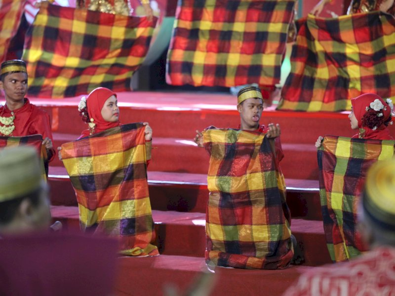  Kelompok disabilitas jadi sorotan saat tampil di Gala Dinner Pertemuan Saudagar Bugis Makassar (PSBM) ke XXIV dan Karnaval Hari Kebudayaan Kota Makassar di Anjungan City of Makassar pada Minggu, (22/04/2024) malam. @Jejakfakta/dok. Humas Pemkot Makassar