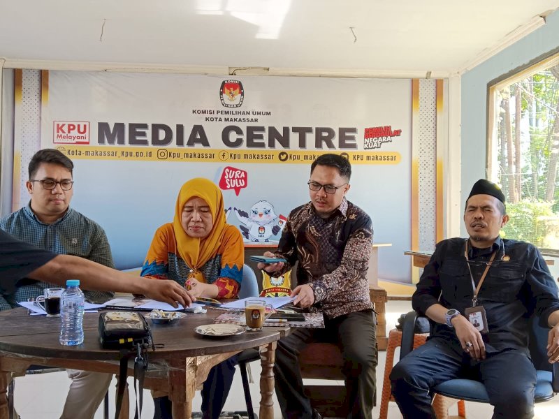 Komisioner KPU Makassar menyepakati Andi Muhammad Yasser Arafat menggantikan Hambaliee sebagai ketua. @Jejakfakta/Atri