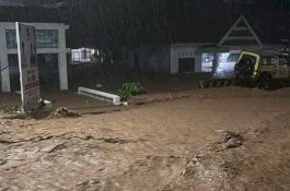 Banjir Bandang Landa Enrekang, Poros Toraja ke Makassar Lumpuh Total
