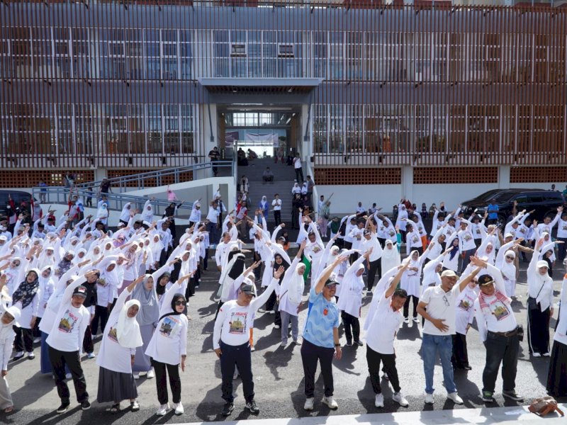 Senam Kesehatan Haji untuk jemaah calon haji di Lapangan Pemuda Bulukumba, Minggu (28/4/2024). @Jejakfakta/dok. Humas Pemkab Bulukumba