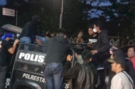 Demo Hardiknas di Makassar, Polisi Amankan Puluhan Mahasiswa