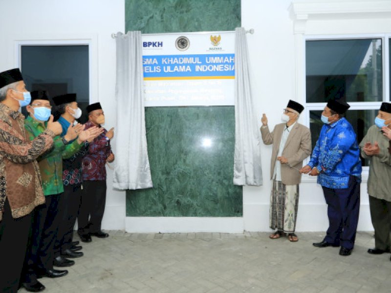 Peresmian gedung baru Majelis Ulama Indonesia, Wisma Khadimul Ummah, di Jalan Matraman Dalam 2 Nomor 16 Kelurahan Pegangsaan Menteng, Jakarta Pusat, Kamis (30/12/2021).