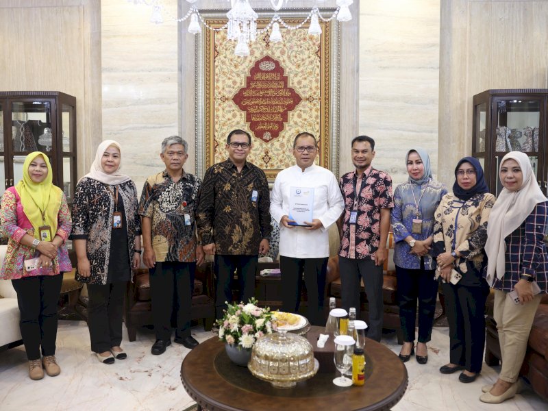  Wali Kota Makassar Moh Ramdhan Pomanto menerima kunjungan Plt Kepala Balai Besar Karantina Ikan, Pengendalian Mutu, dan Keamanan Hasil Perikanan (KIPM) Makassar Mohammad Zamrud, di Amirullah, Jumat (3/5/2024). @Jejakfakta/dok. Humas Pemkot Makassar