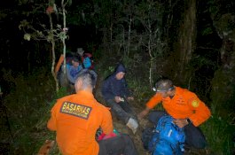 Tim Sar Evakuasi Pendaki yang Alami Cedera di Gunung Lompobattang