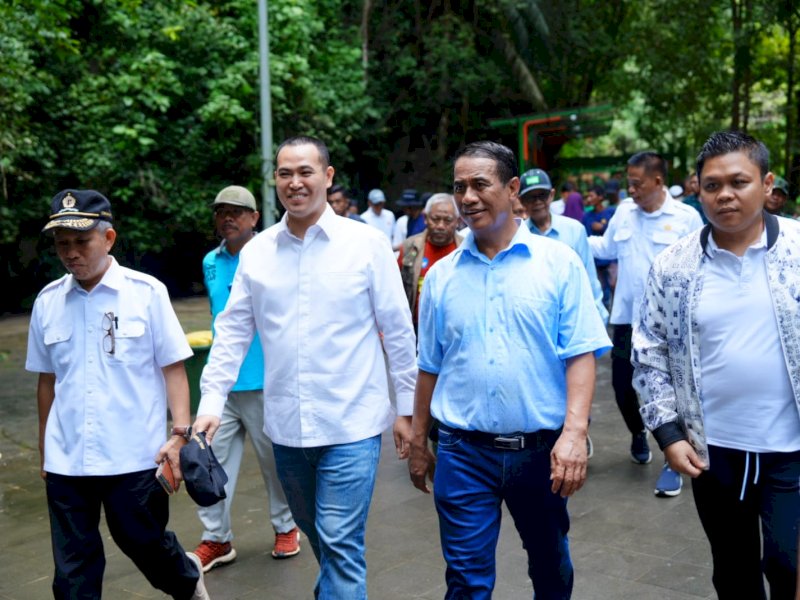 Bupati Pangkajene Kepulauan (Pangkep) Muhammad Yusran Lalogau (MYL) bertemu Menteri Pertanian Amran Sulaiman, di Allarreange, Kecamatan Bantimurung Kabupaten Maros, Sabtu (11/5/2024). @Jejakfakta/dok. Humas Pemkab Pangkep