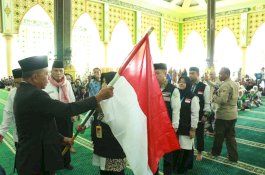 Lepas Jamaah Calon Haji Bulukumba, Bupati Andi Utta: Jaga Kesehatan dan Stamina