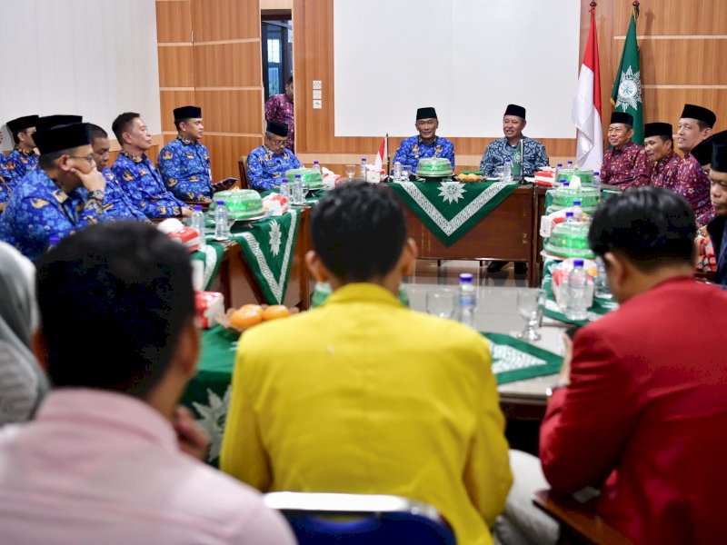 Pj Gubernur Sulsel, Zudan Arif Fakrulloh bersilaturahmi bersama Pimpinan Wilayah Muhammadiyah Sulsel, di Pusat Dakwah Muhammadiyah, Senin (20/5/2024). @Jejakfakta/dok. Humas Pemprov Sulsel