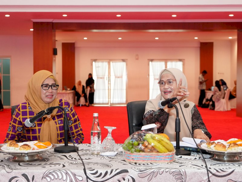 - Bunda PAUD Sulsel, Ninuk Triyanti Zudan, memimpin rapat pembahasan program dan kegiatan Pokja Bunda PAUD Tahun 2024, di Aula Tudang Sipulung, Rujab Gubernur Sulsel, Selasa (21/5/2024). @Jejakfakta/dok. Humas Pemprop Sulsel