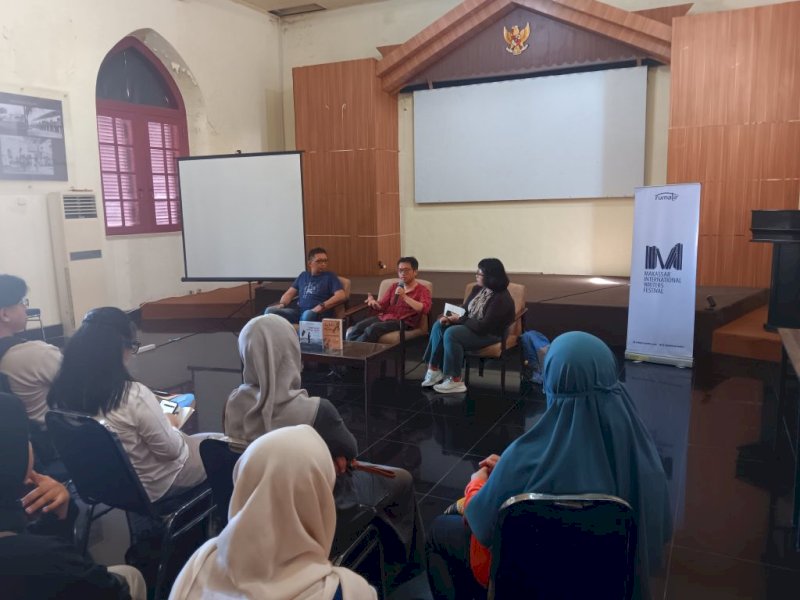 Diskusi bertajuk Kita dan Mereka: Percakapan Lintas Identitas di Gedung Chapel, Benteng Fort Rotterdam, Makassar, Jumat (24/5/2024). @Jejakfakta/dok. MIWF 2024
