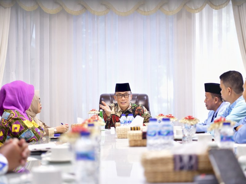 Ketua Umum DPW BKPRMI Sulsel, Hasid Hasan Palogoi, melakukan audiensi kepada Penjabat Gubernur Sulsel terkait persiapan pelaksanaan acara di Rumah Jabatan Gubernur, Jumat (24/5/2024). @Jejakfakta/dok. Humas Pemprov Sulsel