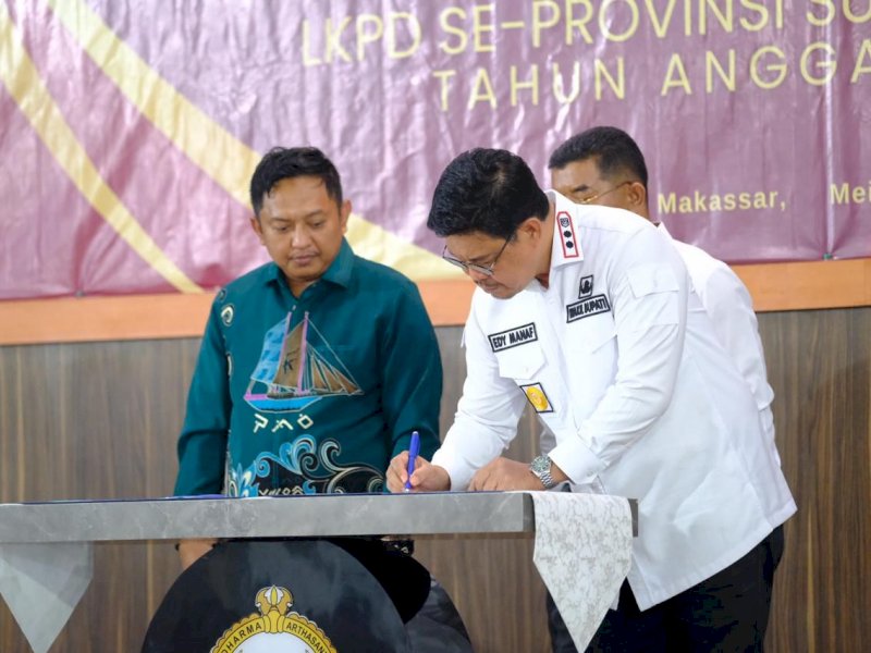 Wakil Bupati Andi Edy Manaf pada acara  penyerahan Laporan Hasil Pemeriksaaan (LHP) BPK atas Laporan Keuangan Pemerintah Daerah (LKPD) Tahun Anggaran 2023 kepada Pemerintah Kabupaten di Aula Kantor Perwakilan BPK Sulsel di Makassar, Rabu (29/5/2023). @Jejakfakta/dok. Humas Pemkab Bulukumba