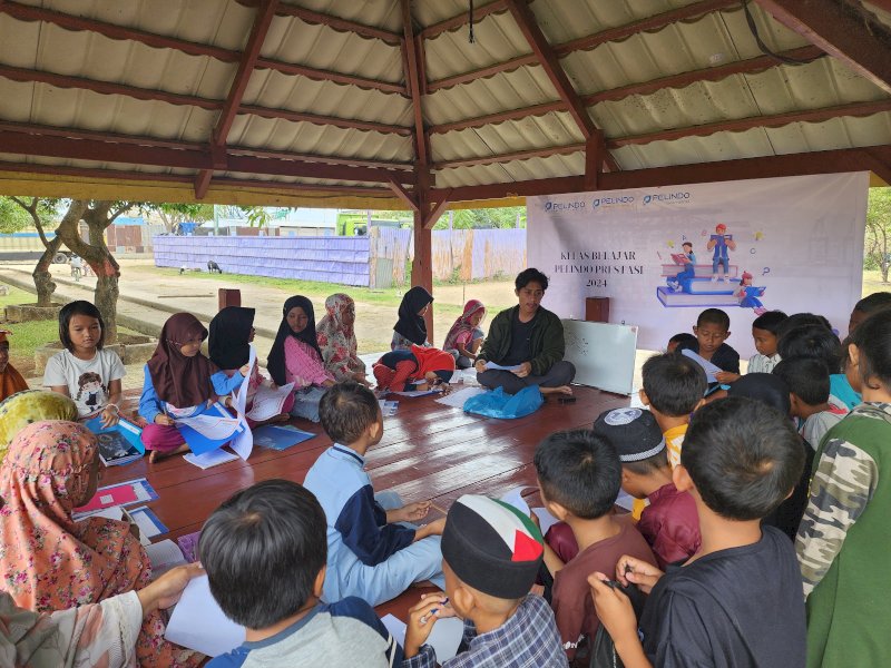 PT Pelindo Grup wilayah kerja Makassar melaksanakan program Tanggung Jawab Sosial dan Lingkungan (TJSL) dengan mengadakan kegiatan &ldquo;Rumah Belajar&rdquo; di Kelurahan Kaluku Bodoa, Kota Makassar, Rabu (29/5/2024). @Jejakfakta/dok. Humas Pelindo