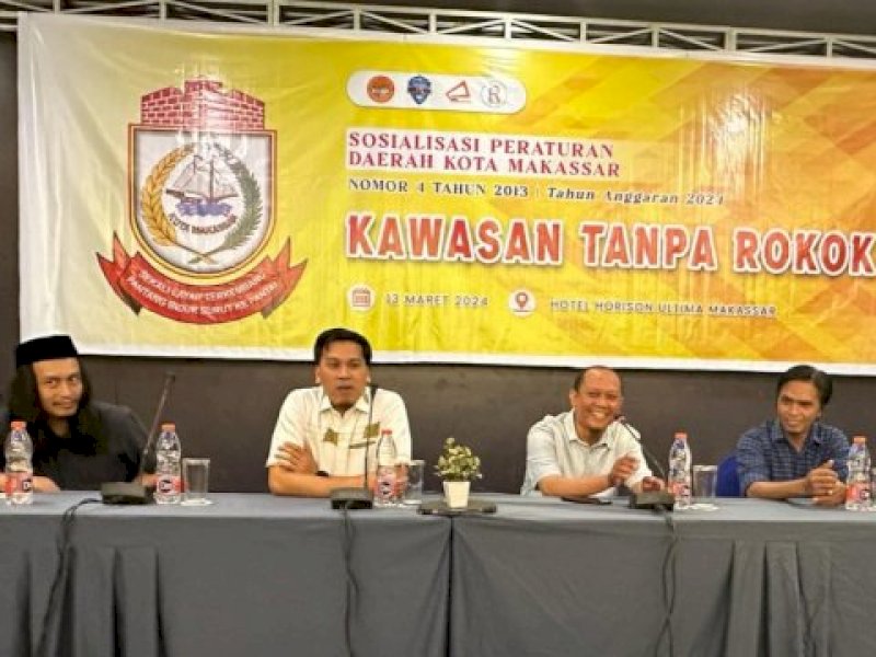 Wakil Ketua DPRD Kota Makassar, Andi Nurhaldin NH, membuka dan menjadi narasumber dalam kegiatan sosialisasi mengenai Peraturan Daerah (Perda) Nomor 4 Tahun 2012 Tentang Kawasan Tanpa Rokok (KTR) di Hotel Horison Ultima Makassar, Rabu (13/03/2024). @dok. Humas DPRD Makassar