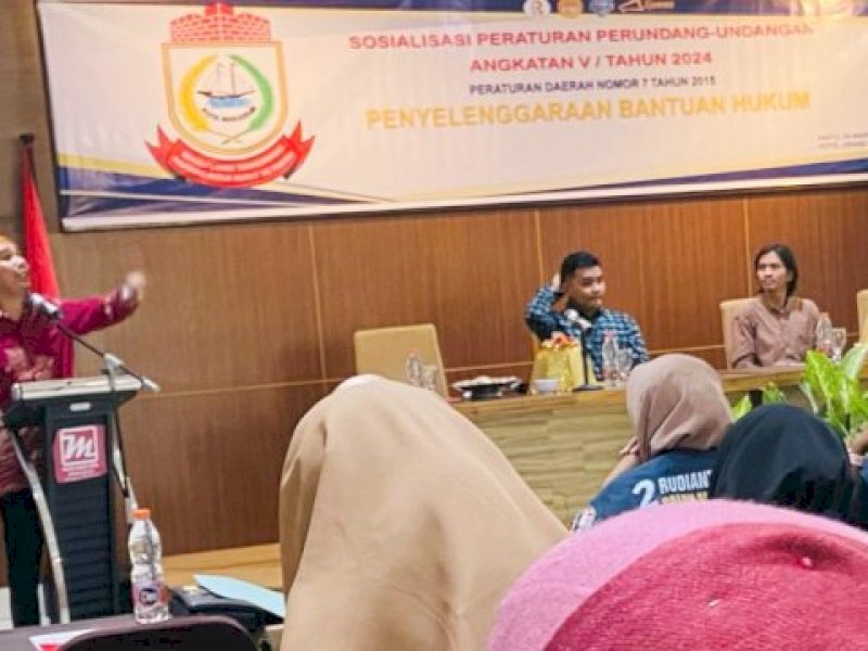 Ketua DPRD Makassar, Rudianto Lallo, sosialisasi Penyebarluasan Peraturan Daerah (Perda) Nomor 7 Tahun 2015 tentang Penyelenggaraan Bantuan Hukum di hotel Grand Maleo Makassar, Sabtu (09/03/2023). @dok. Humas DPRD Makassar