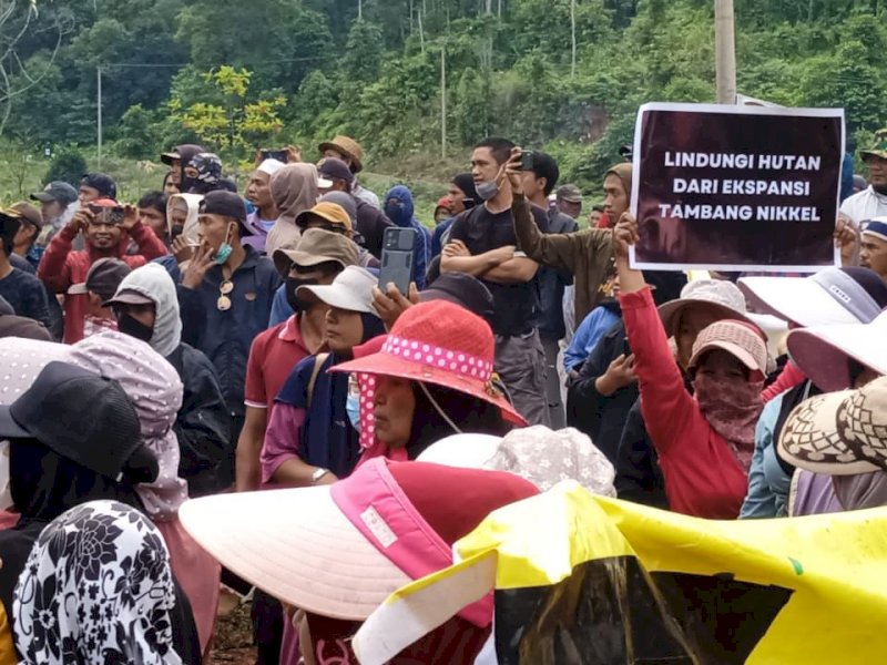 Aksi Petani dan Perempuan di camp PT Vale Indonesia di Blok Tanamalia. @dok. Istimewa