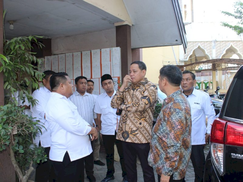 Anggota Bawaslu RI, Herwyn JH Malonda melakukan monitoring kesiapan Bawaslu Kota Makassar dalam menyambut Pilkada Serentak Tahun 2024, Rabu (12/06/2024). @Jejakfakta/dok. Ist.
