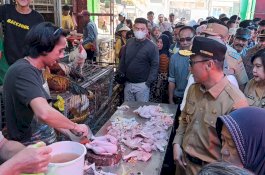 Jelang Perayaan Idul Adha, Pj Gubernur Bersama Wali Kota Makassar Tinjau Pasar Terong dan Pasar Pa'baeng baeng