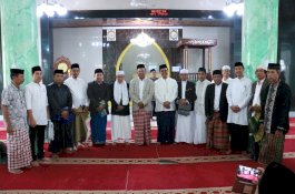 Bupati Andi Utta dan Wabup Andi Edy Manaf Lebaran Idul Adha di Masjid Raya