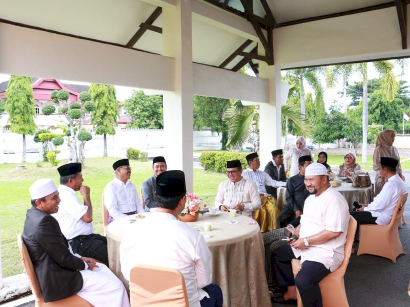 Open House Bupati Bulukumba di Rumah Jabatan dihadiri sejumlah pejabat lingkup Pemda Bulukumba. Senin (17/6/2024). @jejakfakta/Humas Bulukumba