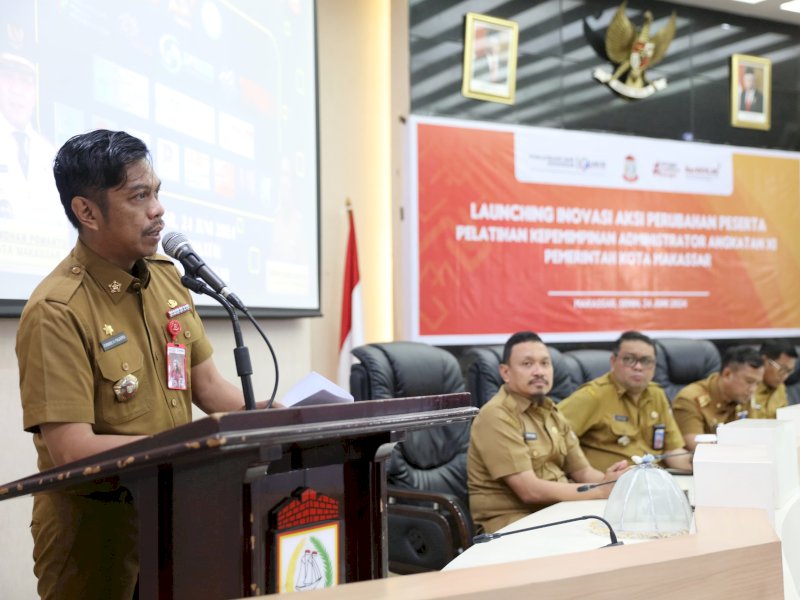 PJ Sekda Makassar, Firman Hamid Pagarra, usai resmi melaunching inovasi aksi perubahan tersebut di Ruang Sipakatau, Balaikota, Senin (24/06/2024). @Jejakfakta/dok. Humas Pemkot Makassar