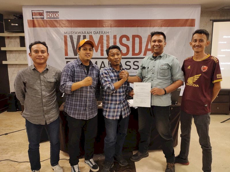 Iqbal Lubis dan Sanovra Junior terpilih secara aklamasi sebagai Ketua dan Sekretaris PFI Makassar periode 2024-2027 pada Musda ke-VI PFI Makassar di Hotel Claro Makassar, Senin malam (24/6/2024). @Jejakfakta/dok. Ist.