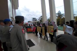 Kasus Kriminalisasi 2 Warga Torobulu Pembela Lingkungan Masuk dalam Sidang Pembacaan Dakwaan