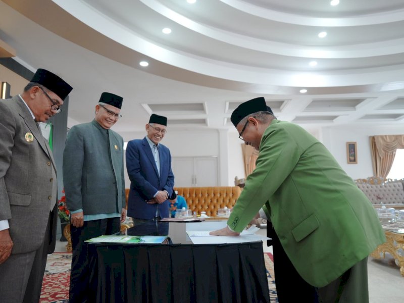Ketua Sekolah Tinggi Agama Islam Darul Da'wah Wal Irsyad (STAI DDI) Pangkep Masa Khidmat 2024-2028, resmi dilantik di Aula Rujab Bupati Pangkep, Kamis(18/7/2024). @Jejakfakta/dok. Humas Pemkab Pangkep