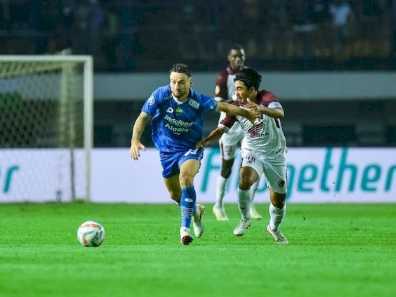 Duel Persib Bandung vs PSM Makasssar di pekan ke-21 BRI Liga 1 2023/2024 di Stadion Gelora Bandung Lautan Api, Senin (04/12/2023). @Jejakfakta/dok. Persib.co.id