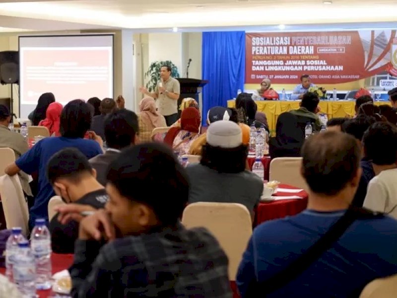 Sekretariat DPRD Kota Makassar sosialisasi Peraturan Daerah (Perda) Nomor 2 Tahun 2016 tentang Tanggung Jawab Sosial dan Lingkungan Perusahaan (TSLP), di Grand Asia Hotel, Jalan Boulevard, Makassar, Sabtu (27/1/2024).