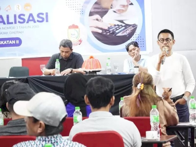 Sahruddin saat mengadakan fungsi pengawasan dalam rangka Penyeberluasan Peraturan Daerah (Perda) Nomor 2 Tahun 2018 tentang Pajak Daerah, di Hotel Royal Bay, Jl Sultan Hasanuddin, Senin (29/1/2024).