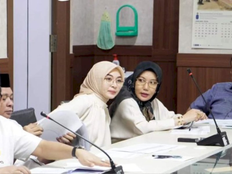 Komisi B DPRD Kota Makassar mengadakan rapat monitoring evaluasi (Monev) Triwulan 1 tahun 2024 bersama organisasi perangkat daerah (OPD) mitra kerja Komisi B, Senin (25/3/2024).
