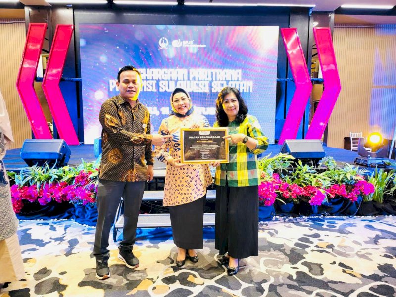 Kepala Disnaker Kota Makassar, Nielma Palamba, dalam acara Penghargaan Jaminan Sosial Ketenagakerjaan (Paritrana) Award di Hotel The Rinra Makassar, Minggu (11/8/2024). @Jejakfakta/dok. Humas Pemkot Makassar