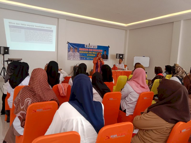 Dinas Kesehatan Bulukumba menggelar orientasi dan sosialisasi intensif bagi para guru Bimbingan dan Konseling (BK), di Ruang Pertemuan Showroom Singaraja Berlian Motor Bulukumba, Rabu (14/8/2024). @Jejakfakta/dok. Humas Pemkab Bulukumba