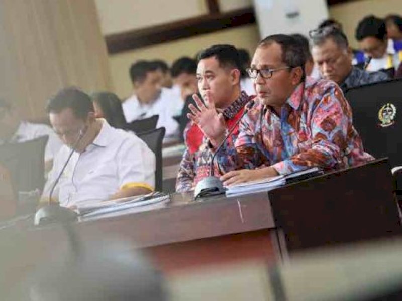 Wali Kota Makassar Moh Ramdhan Pomanto menghadiri Kunjungan Komisi V DPR-RI pada Reses Masa Persidangan IV Tahun 2023-2024 di Kantor Gubernur Sulsel, Jalan Urip Sumohardjo, Jumat (5/4/2024).