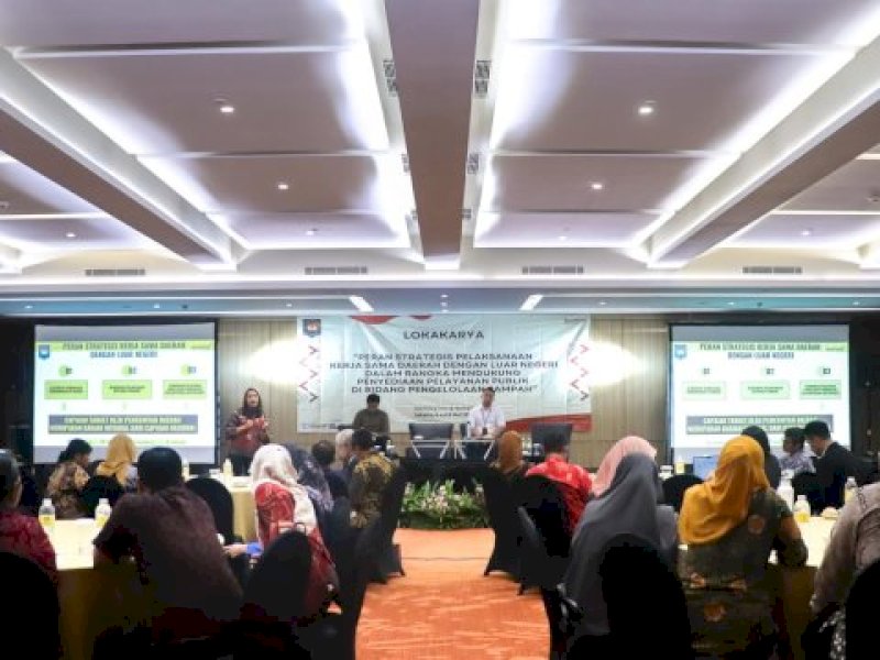  PJ Sekda Kota Makassar Firman Hamid Pagarra menghadiri lokakarya yang diselenggarakan oleh Kementerian Dalam Negeri (Kemendagri) Republik Indonesia, di Holiday inn and Suite Jakarta Gajah Mada, Selasa (7/5/2024).