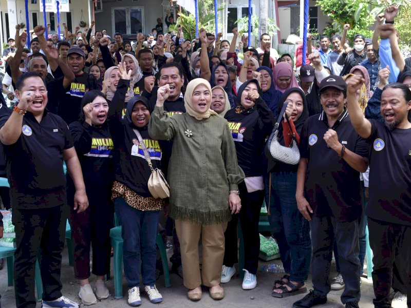 Aliyah Mustika Ilham Bersama meresmikan posko Relawan Ancha Komuniti di jalan Mappaouddang, Makassar, Sabtu (24/8/2024). @Jejakfakta/Reza Arifuddin