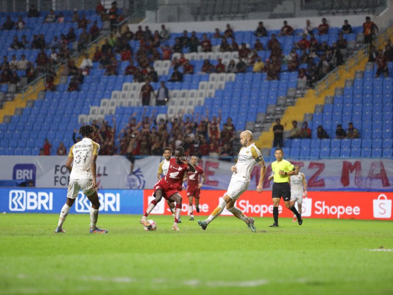  PSM Makassar berhasil mengalahkan Dewa United 3-1 di Stadion Batakan, Balikpapan, Senin (26/8/2024) malam. Kemenangan ini membawa PSM Makassar naik ke puncak klasemen BRI Liga 1 2024-2025. @Jejakfakta/dok. Media PSM